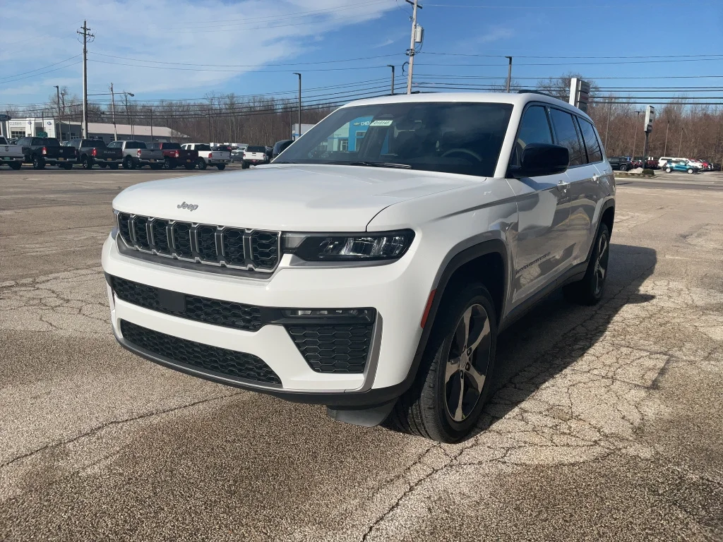 New 2026 Bright White Clearcoat Jeep Limited 4x4 image 3