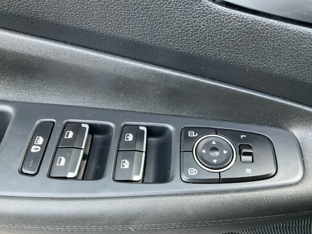 Used 2022 Gray Hyundai SEL image 27