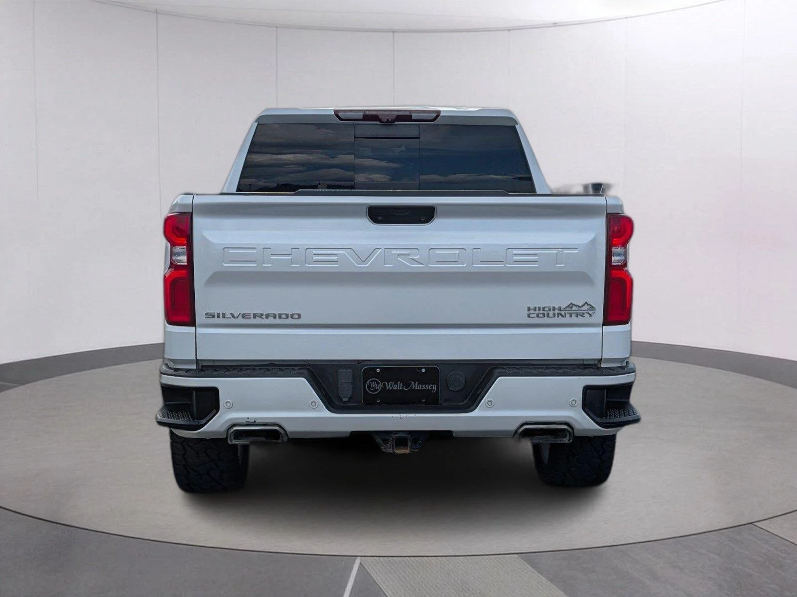 Used 2020 IRIDESCENT PEARL TRICOAT Chevrolet High Country image 4