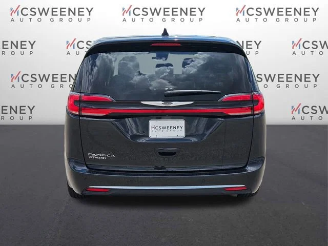 Used 2024 Red Chrysler Touring L image 4