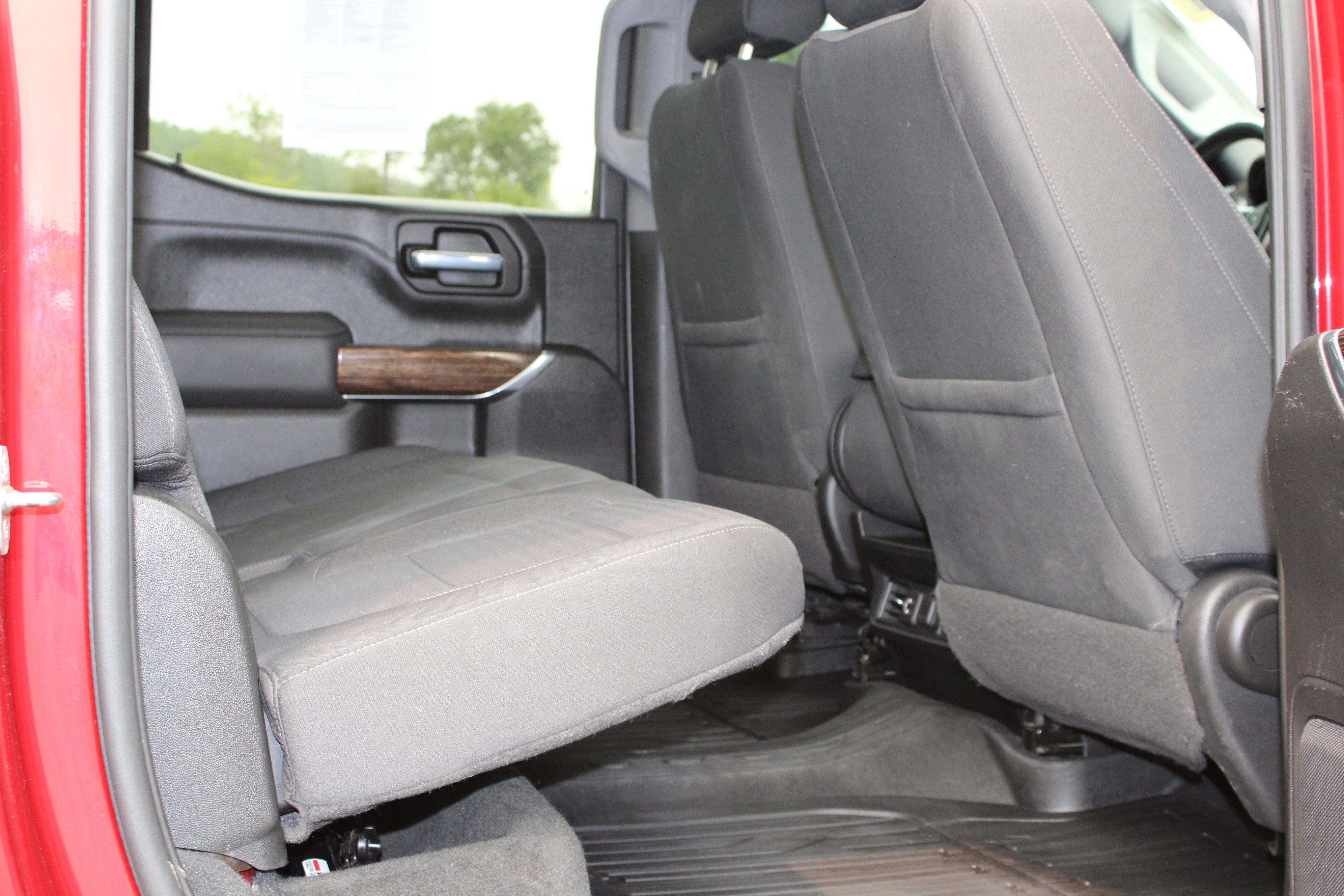 Used 2021 Maroon GMC Elevation image 14