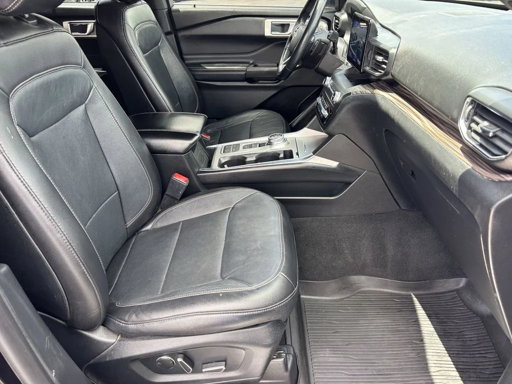 Used 2020 Black Ford Limited image 23