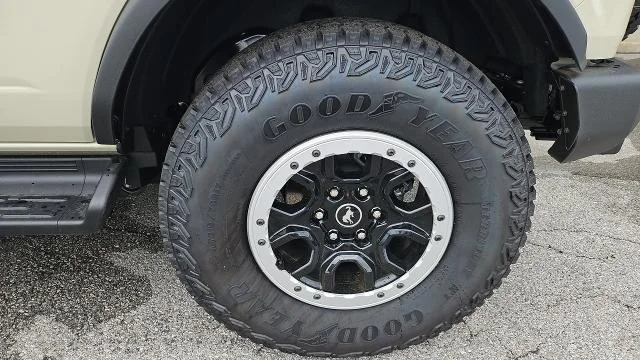 New 2025 Desert Sand Ford Outer Banks 4WD image 22