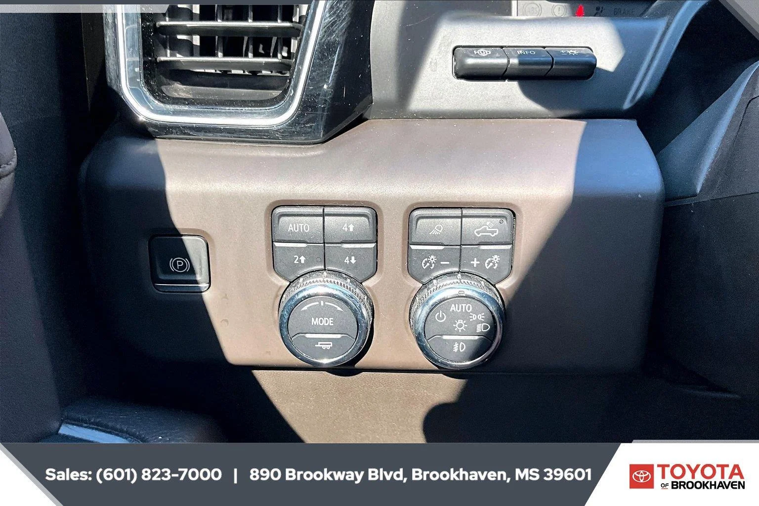 Used 2023 Sterling Metallic GMC Denali image 22