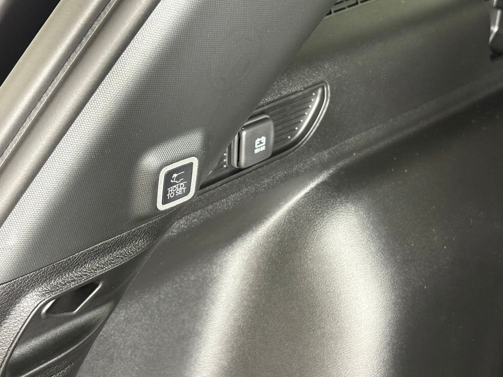 New 2026 Baltic Gray Metallic Clear-Coat Exterior Paint Jeep Limited image 23