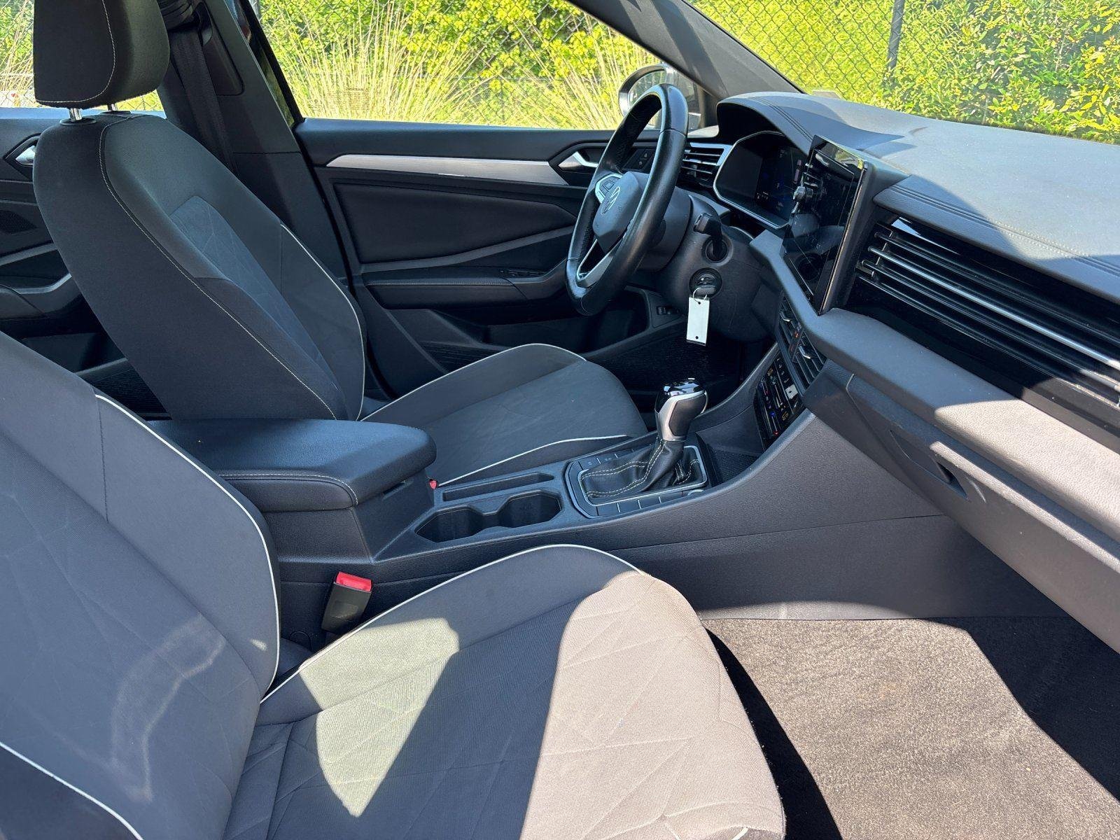 Used 2025  Volkswagen Sport image 37