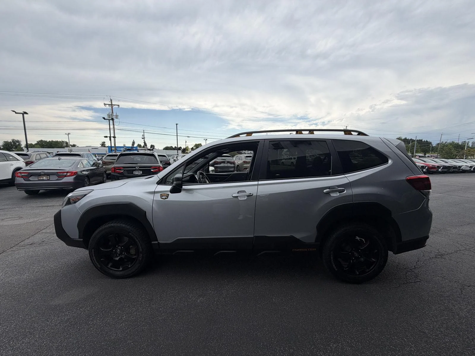 Used 2024 Magnetite Gray Metallic Subaru Wilderness image 5