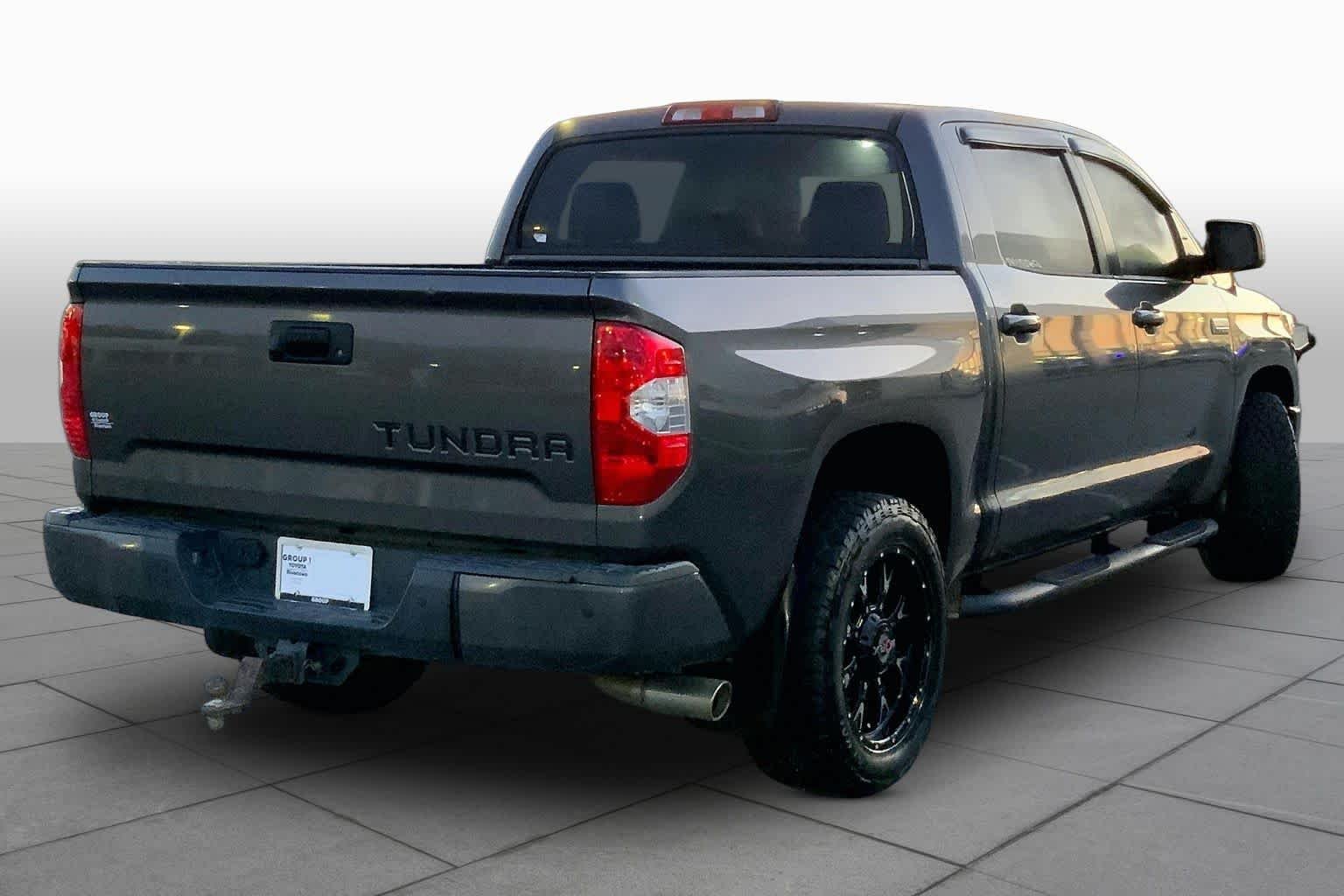 Used 2015 Magnetic Gray Metallic Toyota Platinum image 11