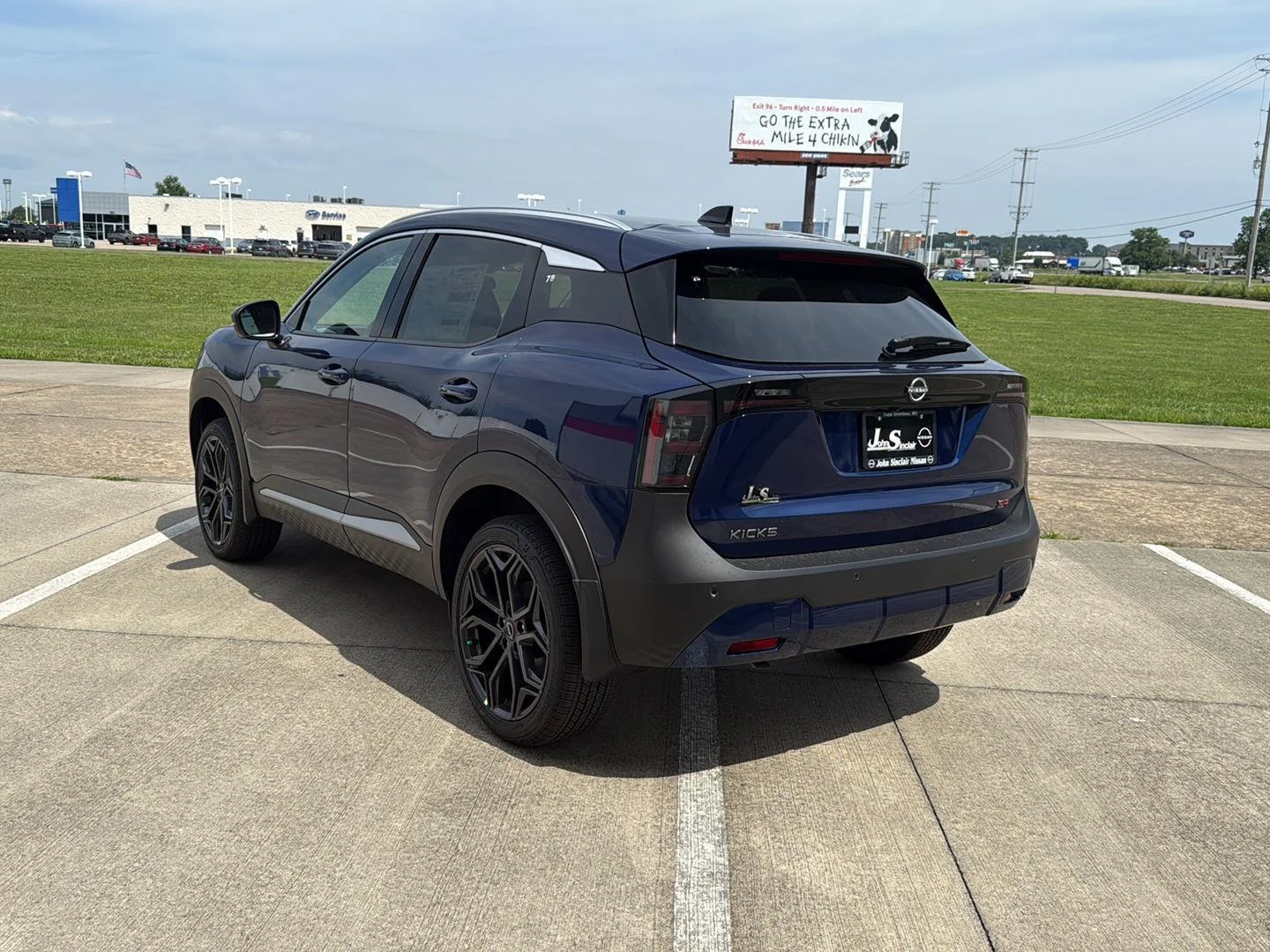 New 2026 Deep Blue Pearl Nissan SR image 5
