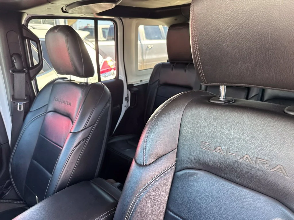 Used 2018 White Jeep Unlimited Sahara image 5