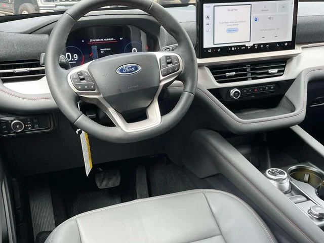 New 2026 Star White Metallic Tri-Coat Ford Active image 12