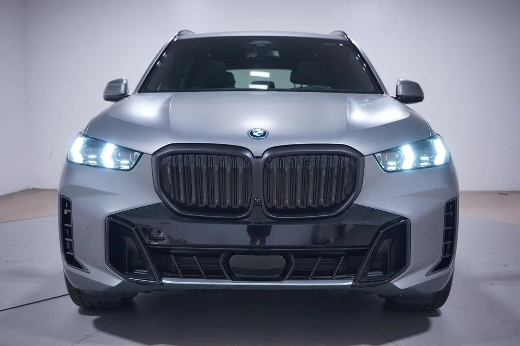 Used 2026 Gray Metallic BMW xDrive50e image 4