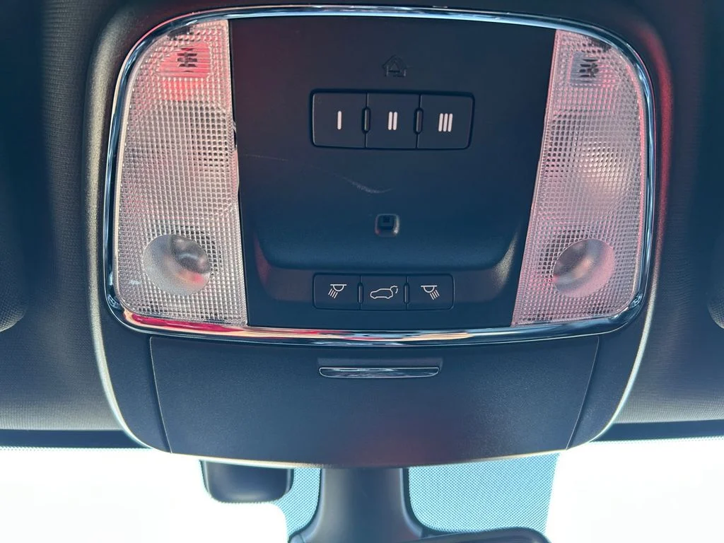 Used 2019 Blue Jeep Limited image 29