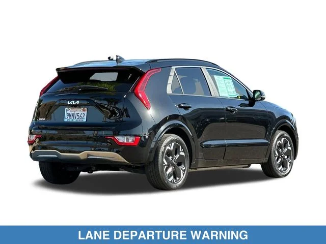 Used 2024 Black Kia Wind image 5