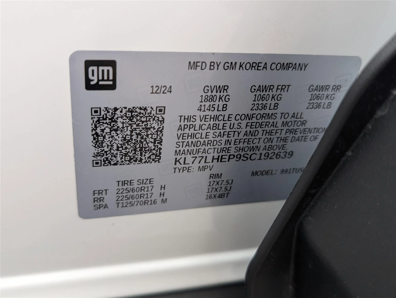 Used 2025 Summit White Chevrolet LT image 9