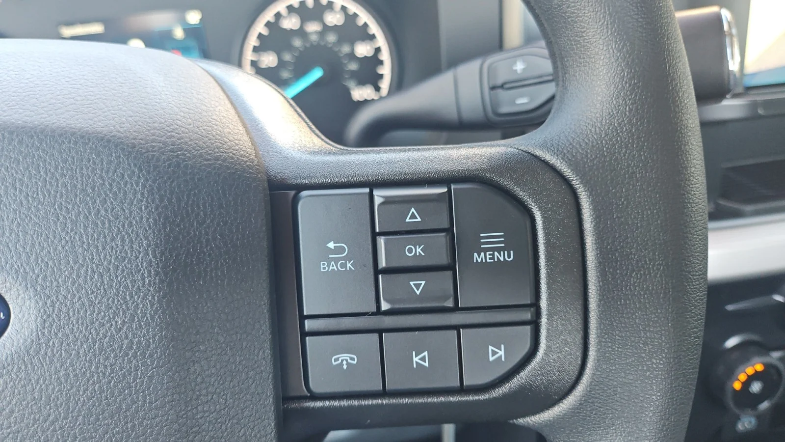 New 2027 Oxford White Ford XL 4WD image 15