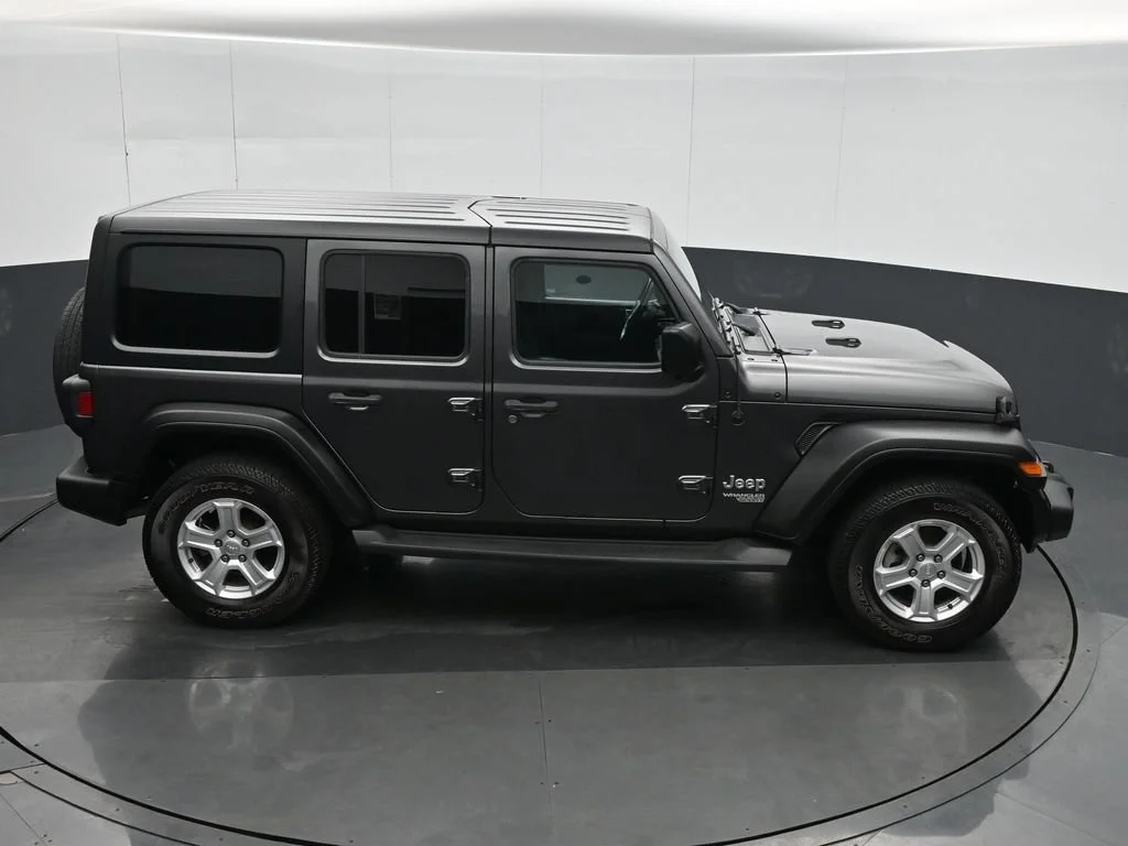 Used 2018 Gray Jeep Unlimited Sport S image 22
