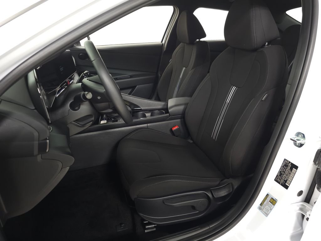 2025 Hyundai Elantra Blue - Photo 17