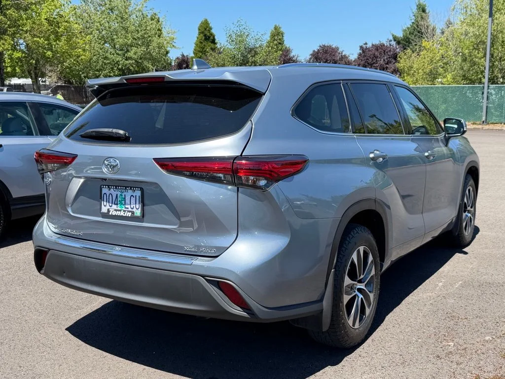 2021 Toyota Highlander XLE - Photo 7