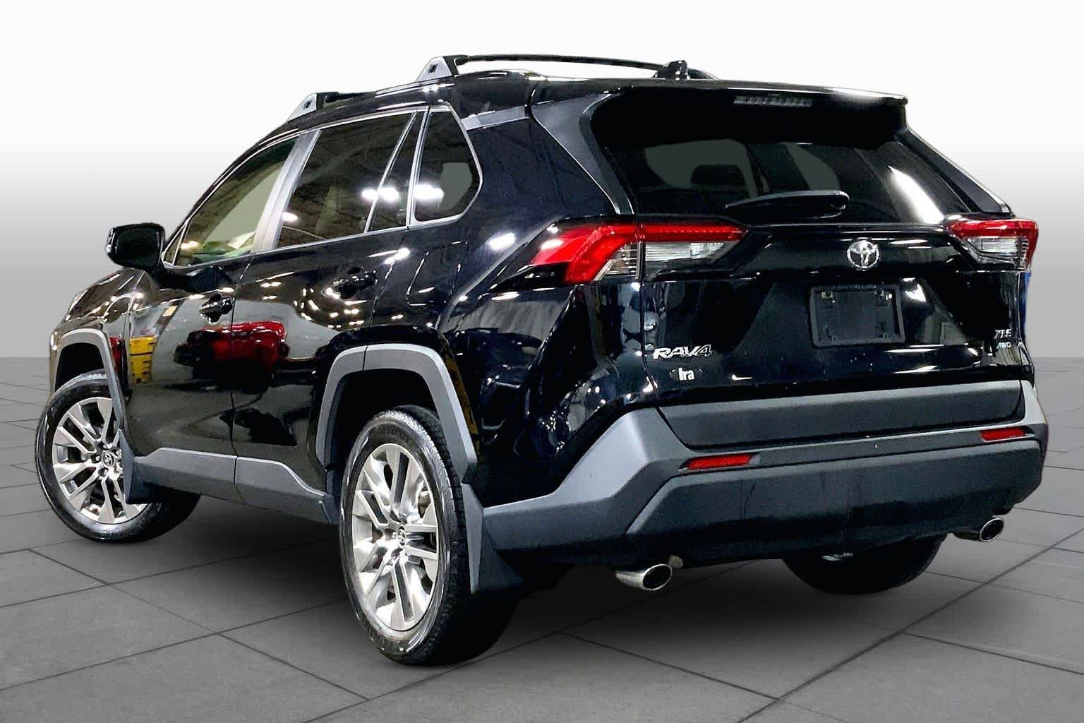 Used 2023 Midnight Black Metallic Toyota XLE Premium image 12