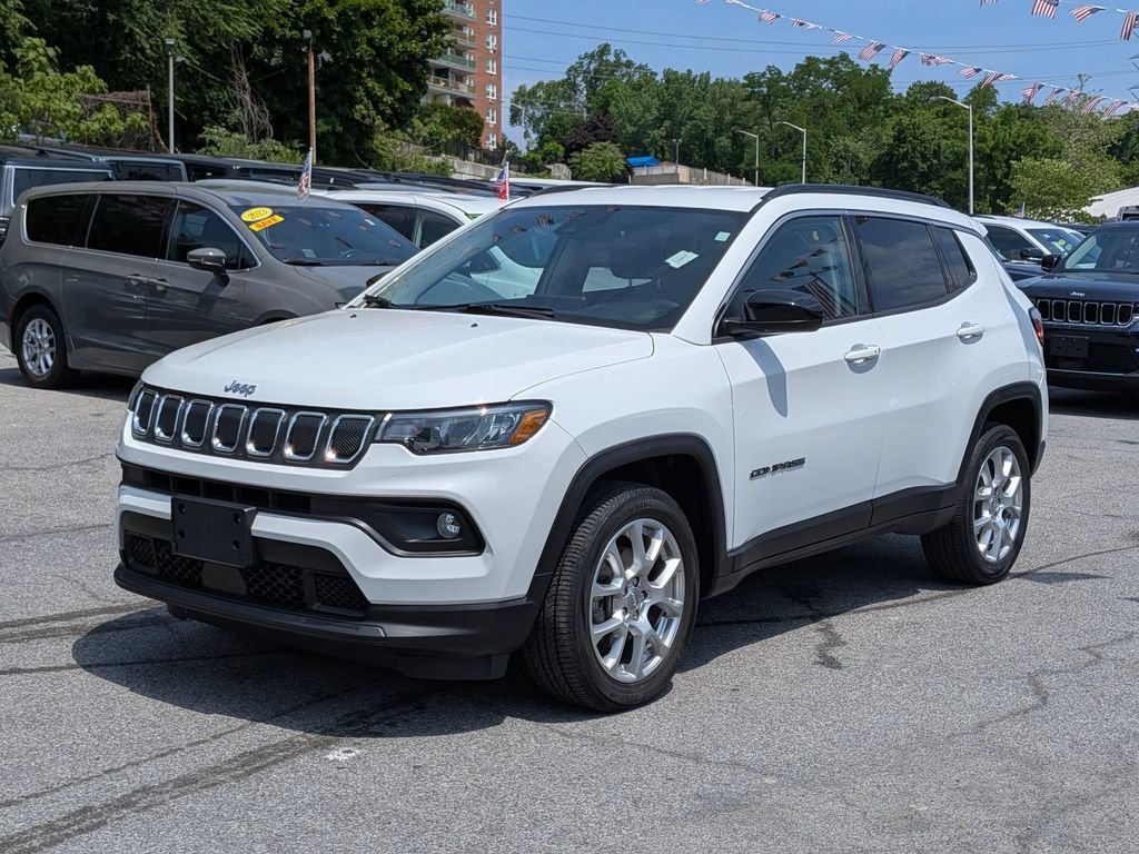 Used 2022 White Jeep Latitude Lux image 2