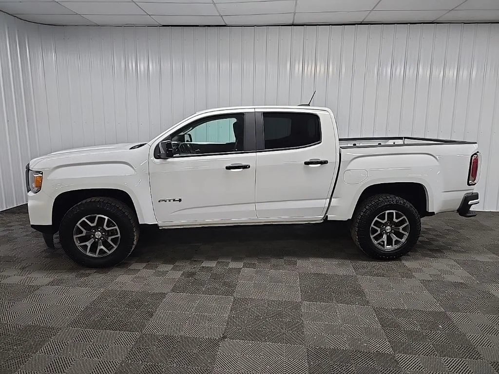 Used 2022 White GMC AT4 w/Leather image 5