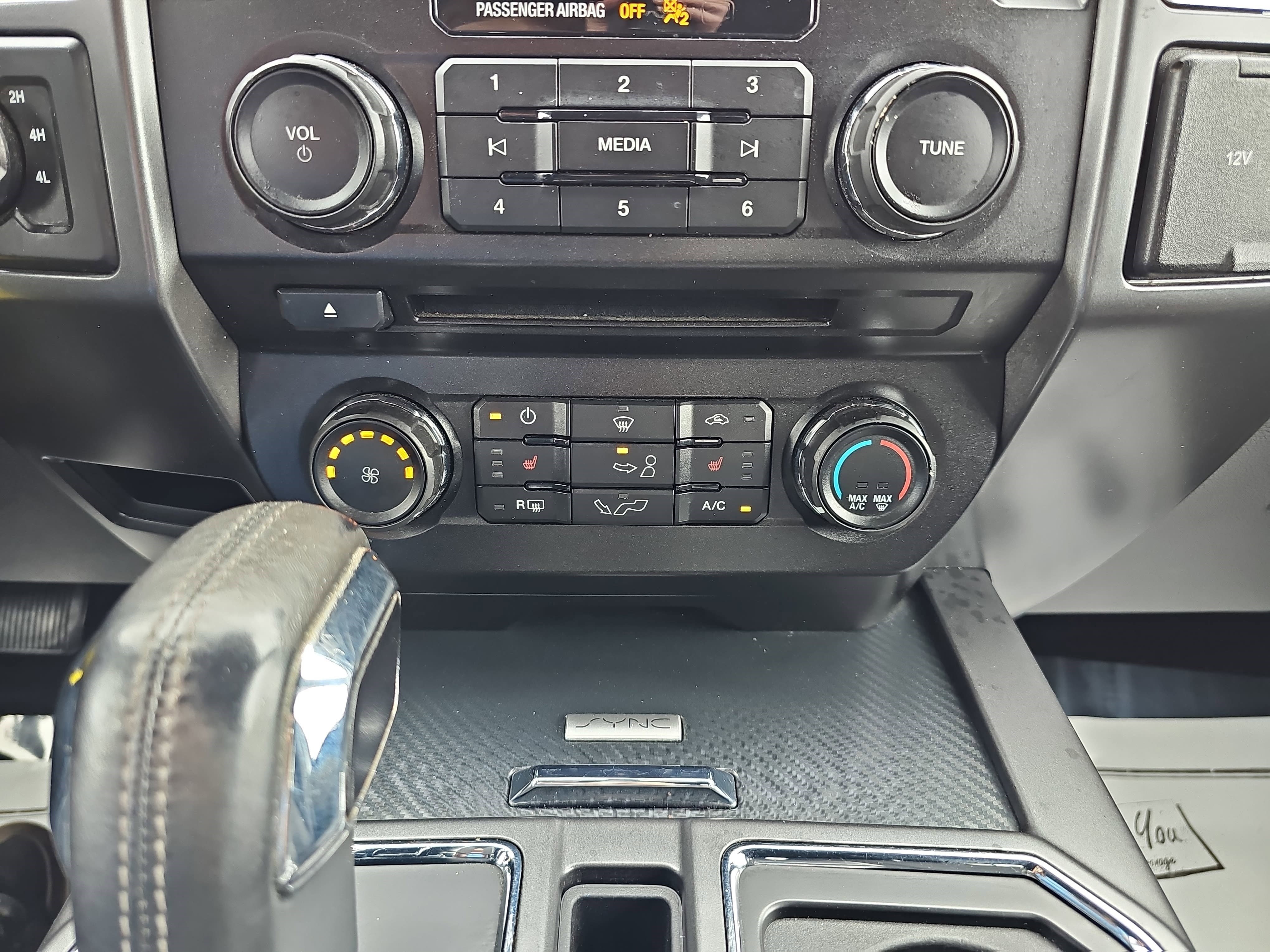 Used 2018 Oxford White Ford XLT image 25