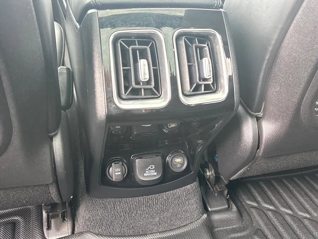 Used 2022 Black Kia X-Line EX image 20