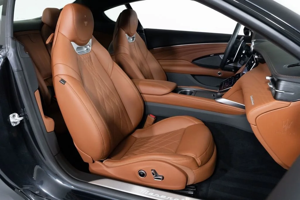 Used 2025 Nero Assoluto Metallic Maserati Granturismo image 33