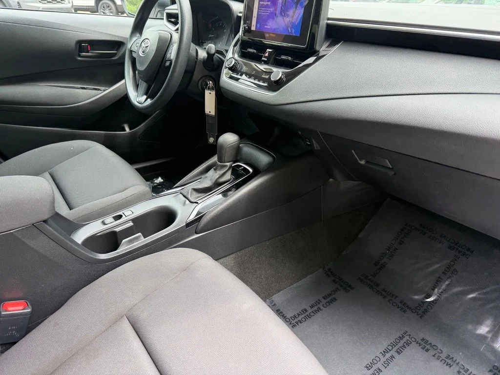 Used 2024 Ice Toyota LE image 10