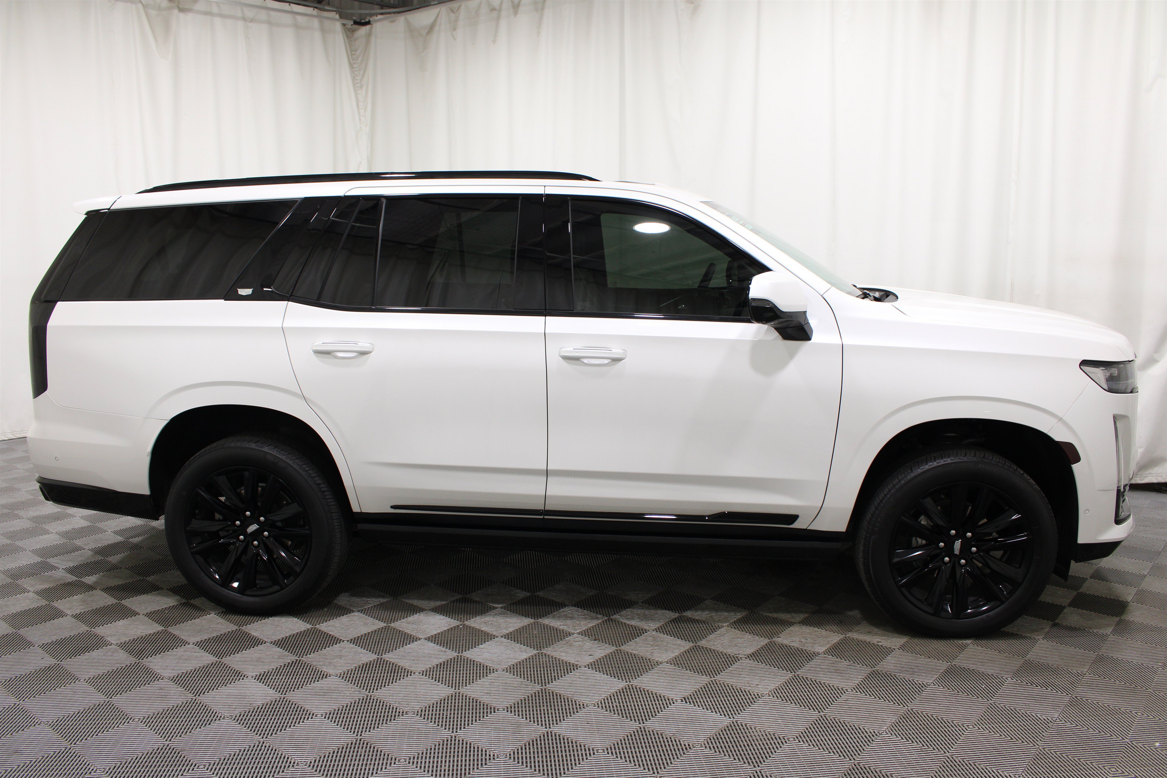 Used 2024 Crystal White Tricoat Cadillac 4WD Sport image 34