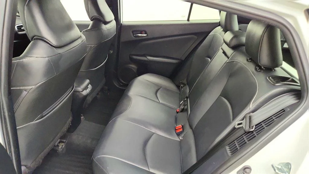 Used 2021 Wind Chill Pearl Toyota XLE image 18