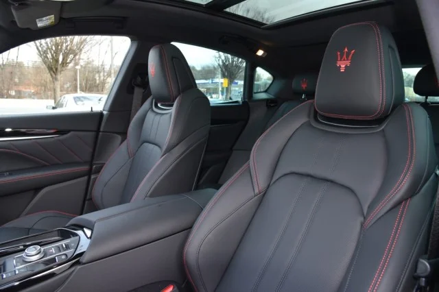 Used 2024 Nero Assoluto Metallic Maserati GT Ultima AWD ~ NERO/NERO ~ CPO ELEGIBLE image 10