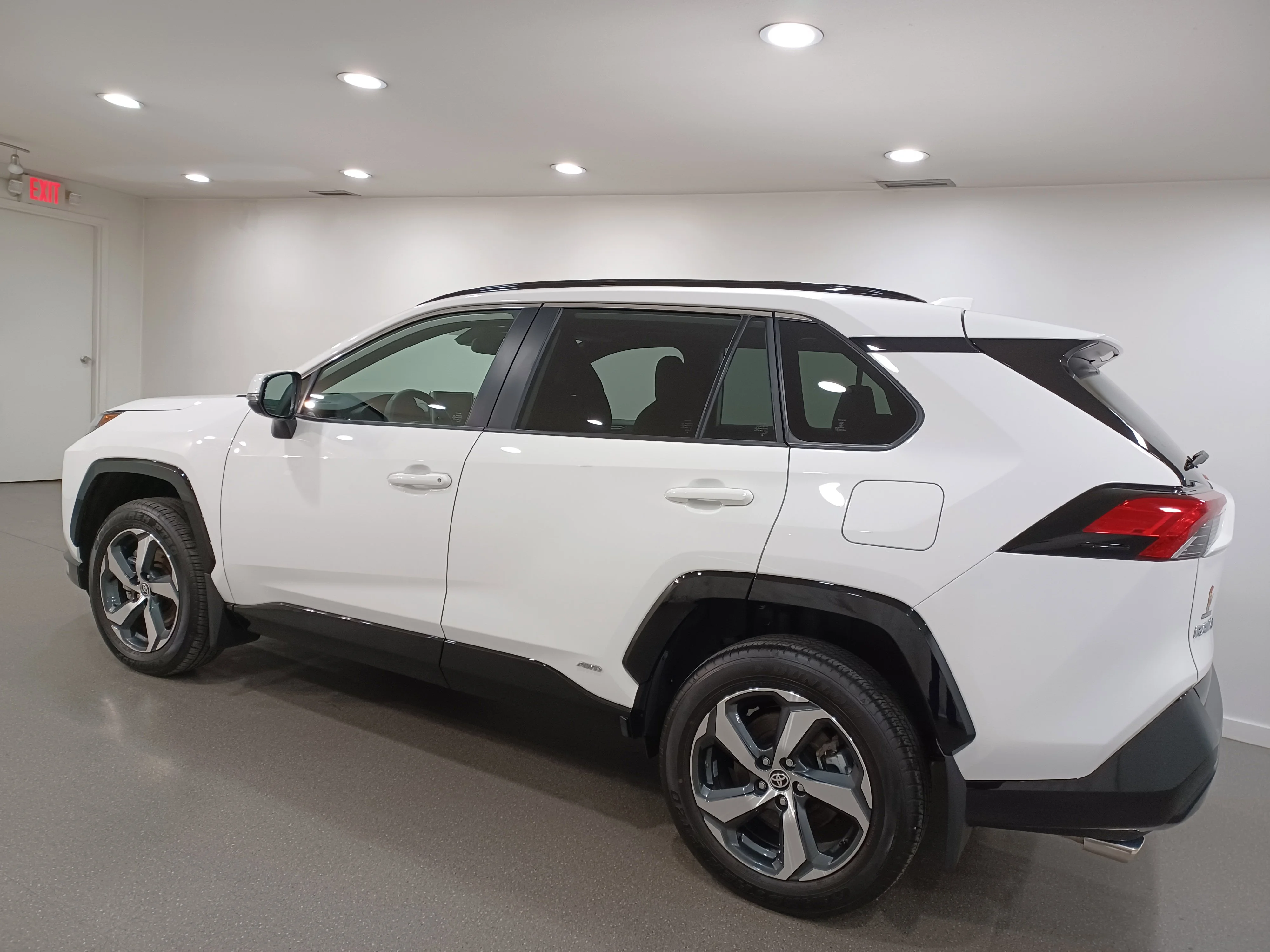 Certified Used 2025 White Toyota SE AWD PHEV*Adaptive Cruise | Remote Climate | Htd Seats &Wheel | Sunroof | Blind Spot Detection image 7