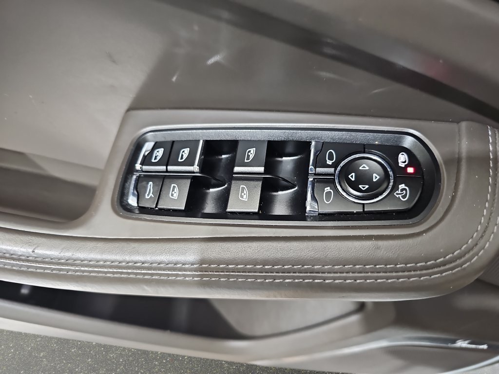 Used 2016 White Porsche Turbo image 30