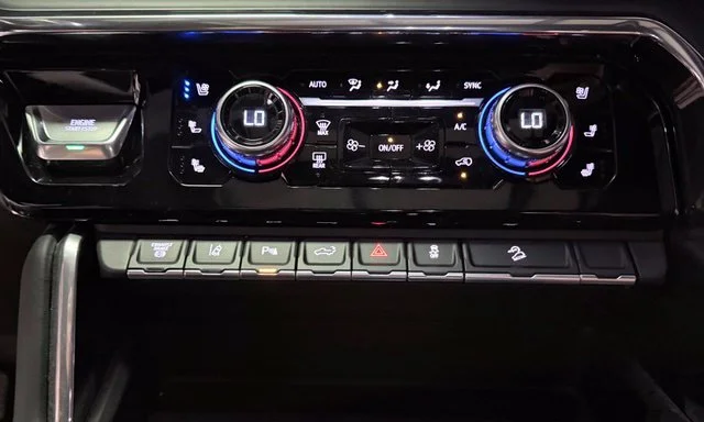 Used 2025 Silver GMC Denali Ultimate image 41