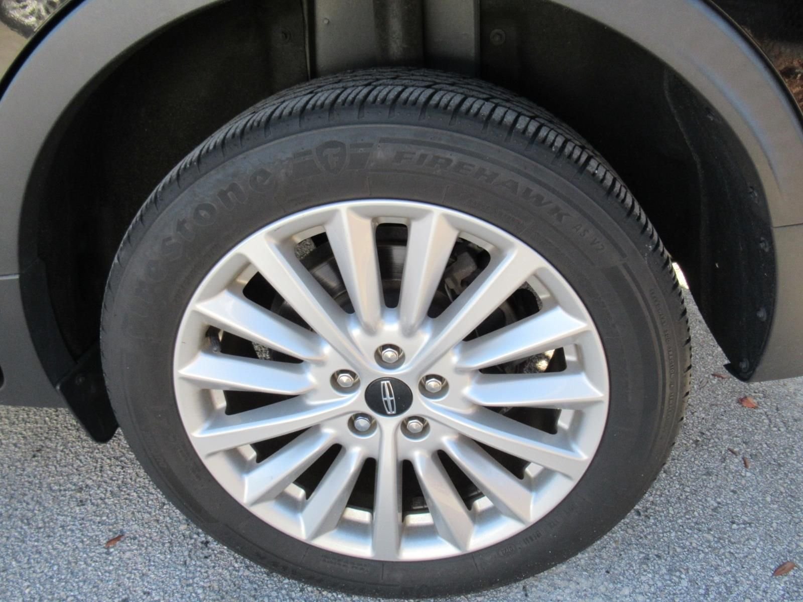 Used 2019 Black Lincoln Standard image 5