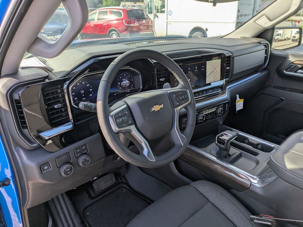 2025 Chevrolet Silverado 1500 LT - Photo 14