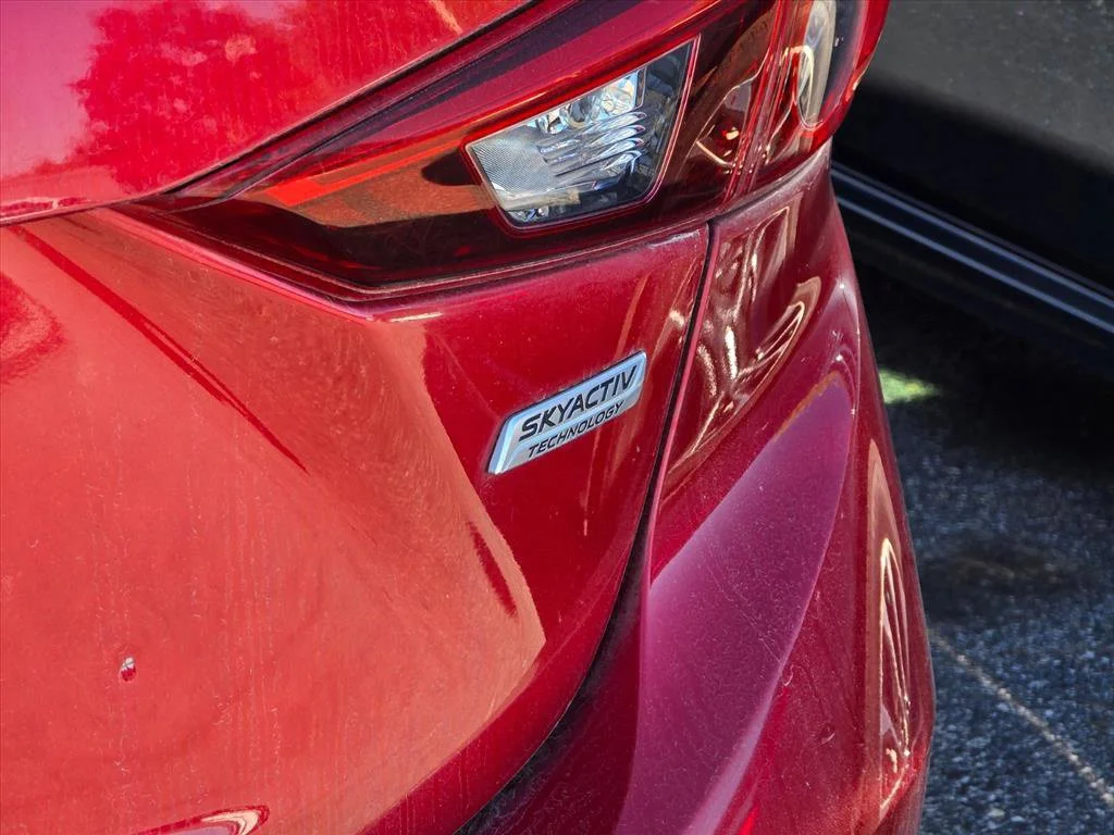 Used 2018 Red Mazda Grand Touring image 15