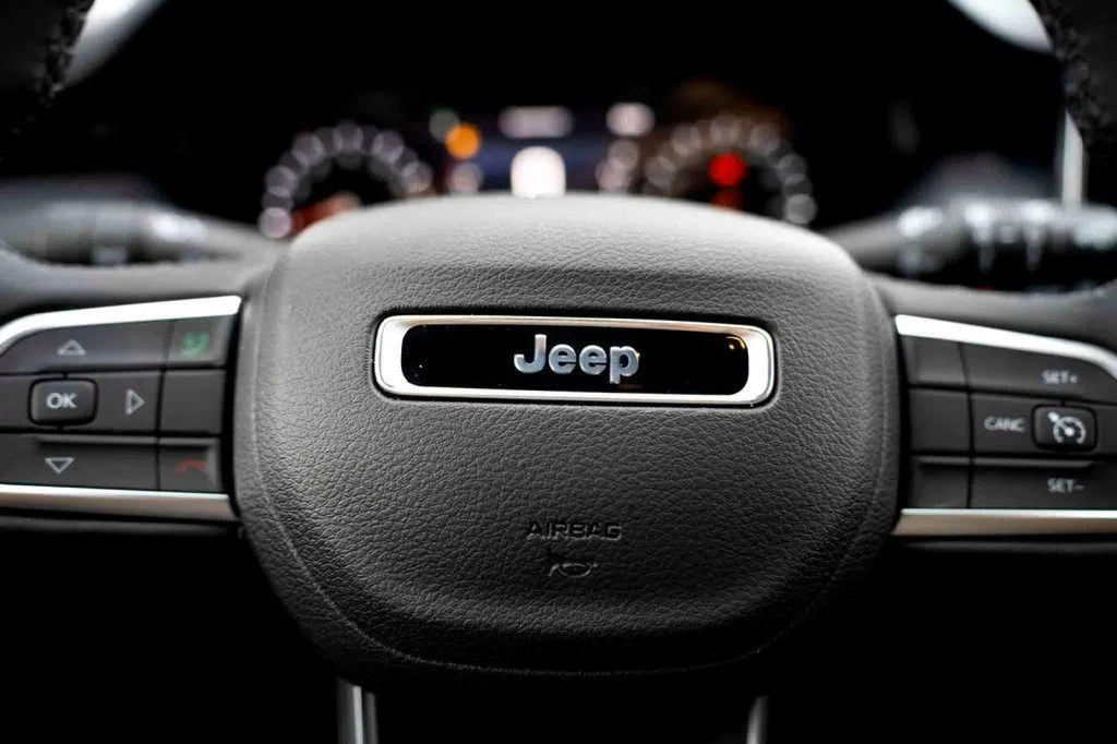 New 2026 Red Jeep Latitude image 12