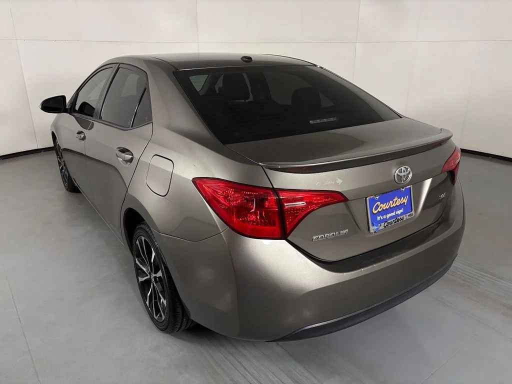 Used 2018 Gray Toyota SE image 5