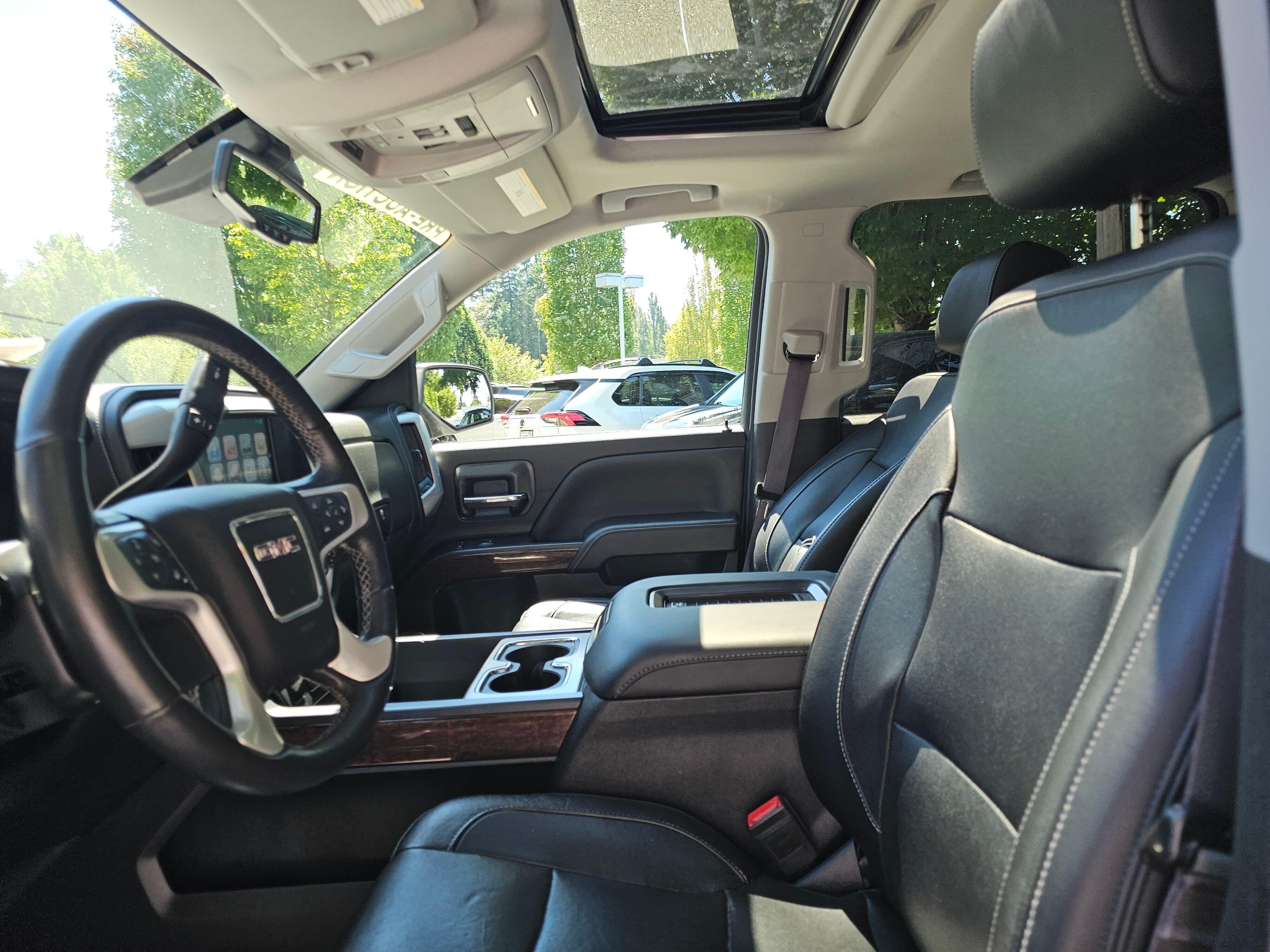 Used 2017 White Frost Tricoat GMC SLT image 25