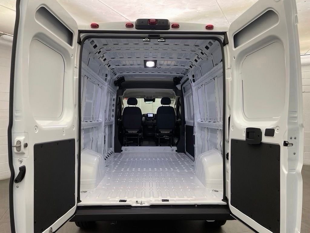 New 2026 Bright White Clear-Coat Exterior Paint RAM High Roof image 6