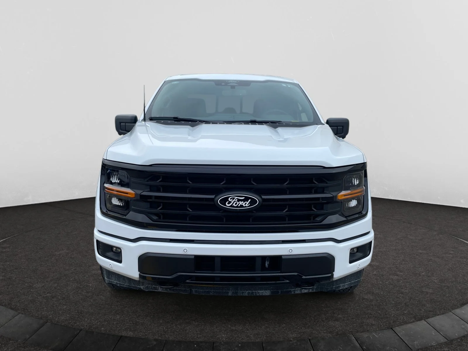 New 2026 Oxford White Ford XLT image 8