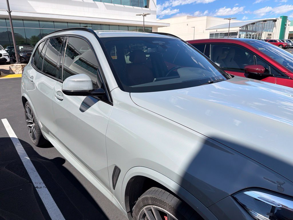 Used 2021 Lime Rock Gray BMW xDrive40i image 6