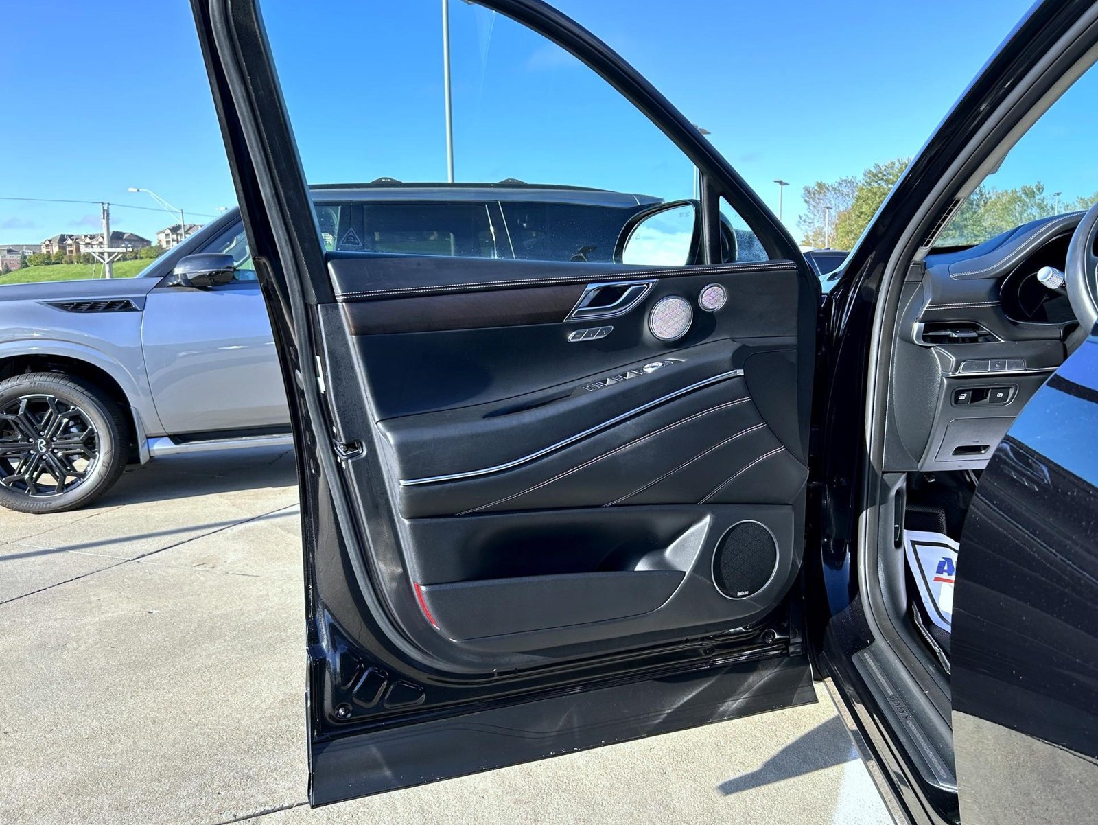 Used 2023 Black Genesis 3.5T image 9