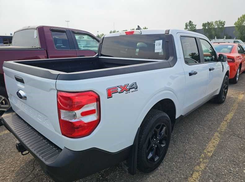 Used 2024 Oxford White Ford XLT image 3