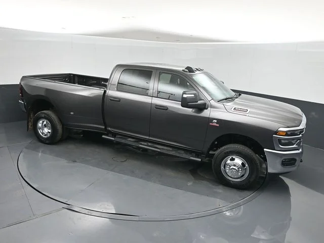 New 2026 Granite Crystal Metallic Clear-Coat Exterior Paint RAM Tradesman image 29
