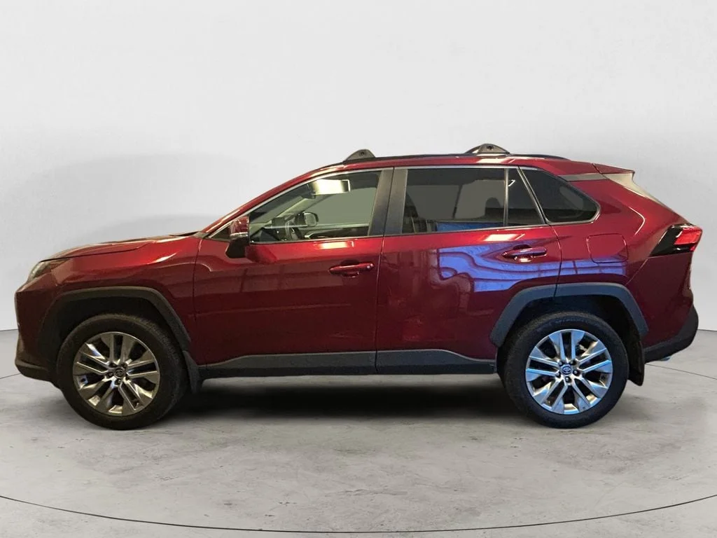 Used 2023 Pearl Toyota XLE Premium image 2