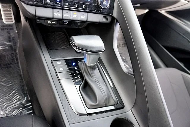 Used 2025 Gray Hyundai SEL Sport image 28